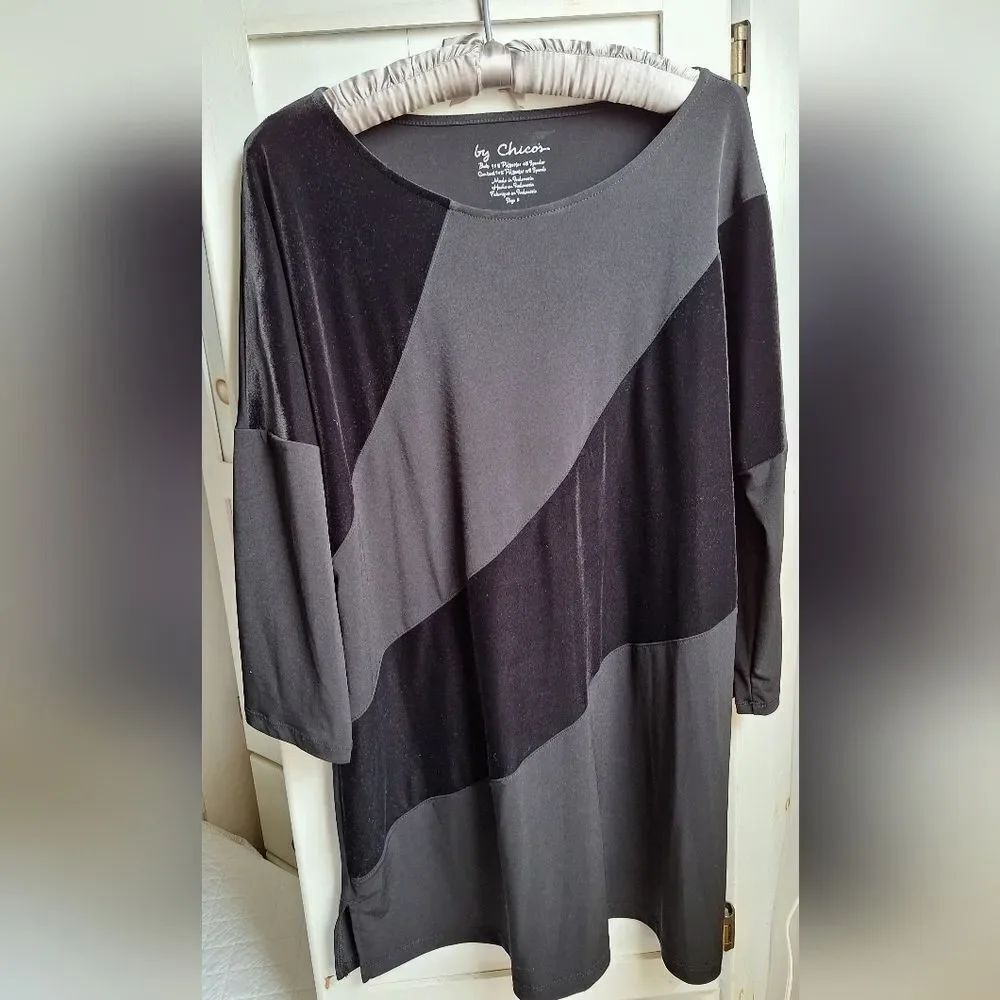 Chicos SZ 2  or L Black Women's Top Tun8c, Velvet Panels